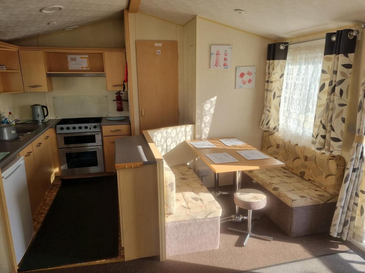 チャペル・セント・レオナルズPalm Grove 48アパートメント エクステリア 写真
